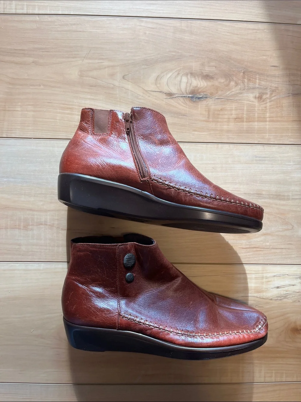 Women's Casual Leather Ankle Booties in Chestnut Brown